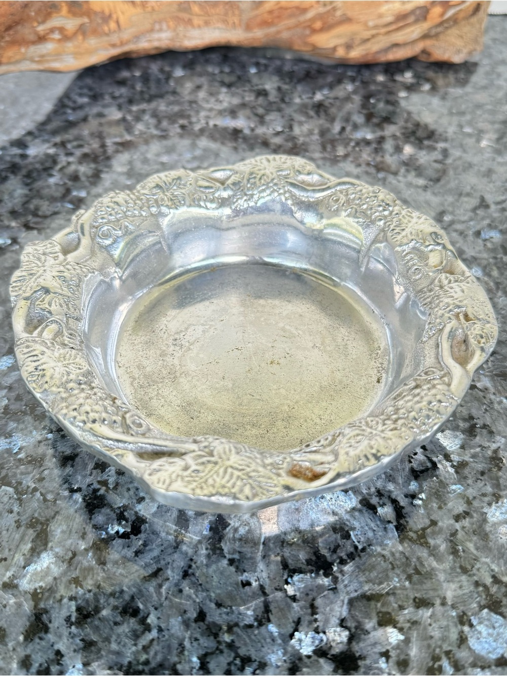 Vintage Aluminum Wine Bottle Coaster 6” Grapevine Silver Color Made In Mexico
